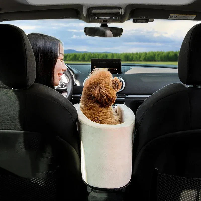 Neue Produktbeschreibung: Tragbare Reisbox für Kleine Hunde – "HundeHafen"