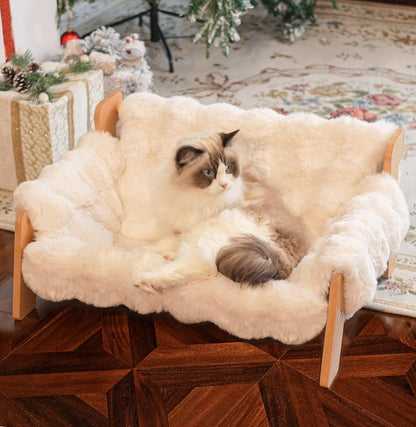 Luxuriöses, erhöhtes Katzenbett aus Massivholz